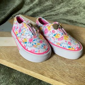 Girls zip up floral shoes size 6